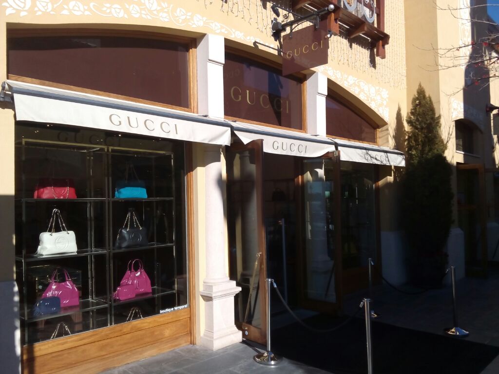 reformas_locales_comerciales_oficinas_Gucci las rozas14